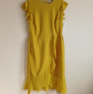 Elegant Dress Belted Yellow Mustard Sleeveless Belted  Ruffle Hem Size 6